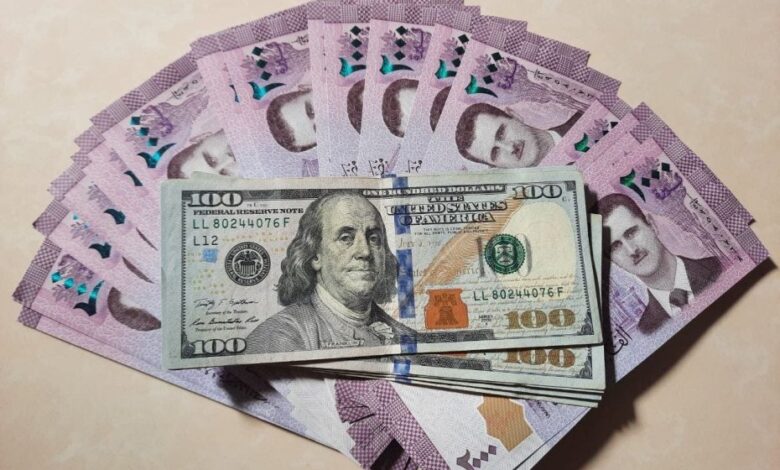 ثبات الليرة السورية: استقرار سعر الدولار في سوريا اليوم الأحد 8 يونيو 2025 في السوق السوداء والبنوك